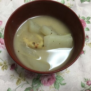 カブとひきわり納豆の味噌汁